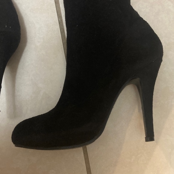 Black Over-the-Knee Boots - Picture 5 of 9